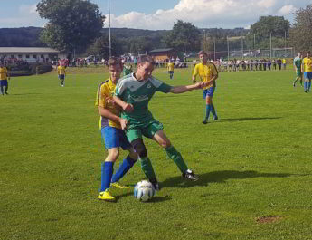 Rassiges Derby bereits am ersten Spieltag der Kreisliga C. Die TuS Rodenbach (grüne Trikots) empfing die TSG Irlich. In dem hart umkämpften Spiel setzte sich Irlich mit 3:2 durch.