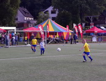 Die F-Junioren hatten beim REWE-Pfingst-Cup in Straßenhaus ihren Spaß.